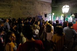 El Colegio de Abogados de Granada vuelve a moverse al son del ciclo de conciertos SantaAna5.Noche